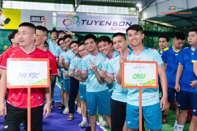 Unity Cup 2025: Các đội tập trung trước giờ thi đấu, cầm bảng tên đội