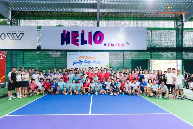 Unity Cup 2025: Ảnh tập thể lớn của ngày hội Unity Cup 2025 trên sân